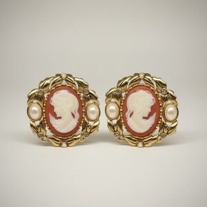 VTG KJL Kenneth Jay Lane for Avon Cameo Large Clip On Earrings